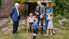 Принц Луи – облечен в дрехи на брат си принц Джордж