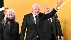 Антъни Хопкинс мина по лавандуловия килим в Рияд със съпругата си Стела Арояве