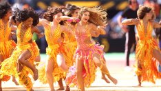 Кралицата на Световното &ndash; Шакира впечатли с рокля от Roberto Cavalli