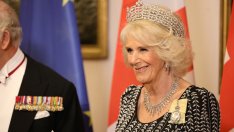 Камила ще е с две придружителки на коронацията