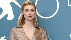 Елизабет Дебики пресъздава сцена на Даяна и синовете ѝ