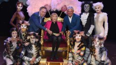 Андрю Лойд Уебър мразел котките, купил си куче