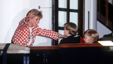 Принц Хари: Алкохолът и наркотиците притъпяваха болката от смъртта на мама