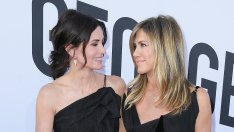 Дженифър Анистън пази дрехите на Рейчъл от „Приятели“