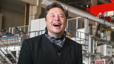 Кое е новото младо гадже на милиардера Илон Мъск?