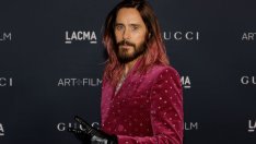 50-годишният Джаред Лето се фука с полуголо тяло на младеж