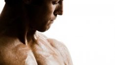 Концентрирайте сила и мускули в гърдите. Има значение