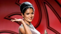 Салма Хайек се примири с коледните миди