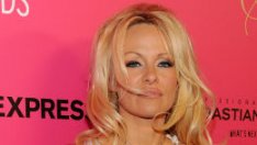 Памела Андерсън се пробва и в театъра. Неуспешно