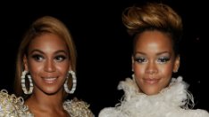 На тях им плащат, за да отидат на ревю