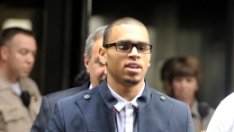 Крис Браун ще дава пример на децата