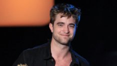 Робърт Патинсън – млад, гол и много смутен