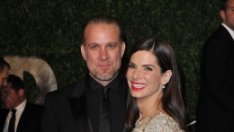 А Сандра Бълок и Джейси Джеймс са официално разведени