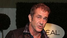 Мел Гибсън бяга в Австралия с бившата