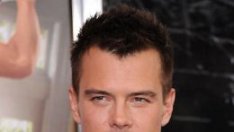 Пакостник. Отмениха полет заради  Джош Дюамел