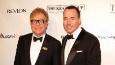 Бебето на Елтън Джон живее „само“