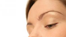 Домашен балсам за устни с какаово масло