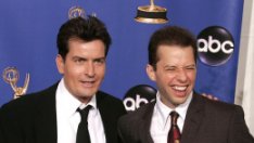 Чарли се връща в "Двама мъже и половина"