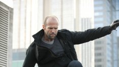 Стейтъм и Де Ниро стават елитни убийци (видео)