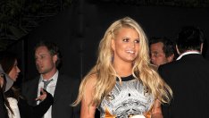 Побъркан фен пусна книга за измислена афера с Джесика Симпсън