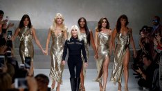 Продажбата на Versace: Начало или край?