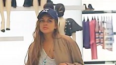 Линдзи напуска клиниката с огромна усмивка