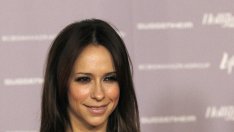 Дженифър Лав Хюит хвърли око на Адам Левин