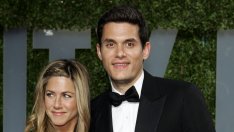 Джон Майер се изповяда на Дженифър Анистън в песен