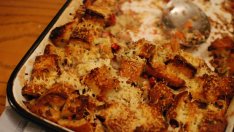 Вегетарианска мусака с хляб