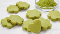 Видео рецепта: Сладки с матча