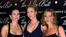 „Приятели“: Кортни Кокс празнува рожден ден с Дженифър Анистън и Лиса Кудроу