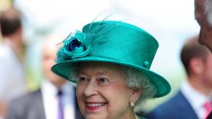 Елизабет II: Отивам на почивка, така че бебето да побърза!