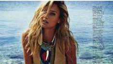 Бар Рафаели е секси русалка на плажа