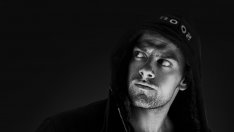 С какво лошите момчета привличат жените