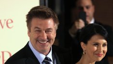 Алек Болдуин се съветва за сватбата си в Туитър