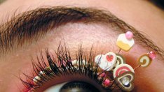 „Луди“ и игриви мигли превземат 2013 г.