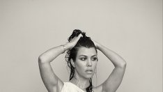 Кортни Кардашян – бременна и гола