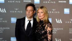 Кейт Мос и Джейми Хинс не могат да поделят кучето си