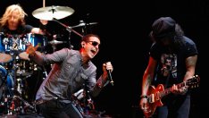 Шок в Linkin Park след самоубийството на Бенингтън