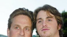 Синът на Майкъл Дъглас е нападнат в затвора