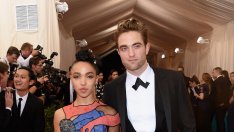 Робърт Патинсън отлага сватбата си с FKA twigs