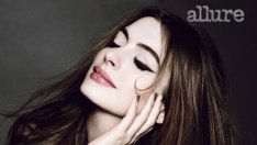 Ан Хатауей - две роли, две крайности