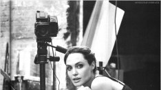 Анджелина Джоли и любовта й към камерата