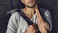 Чарли Хънам – горещият крал Артур