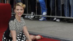 И Скарлет Йохансон се сдоби със звезда на Алеята на славата