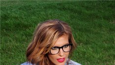 И за Анелия умното е новото секси