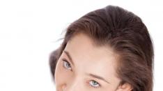 Мазна коса и сухи краища – кошмарът на всяка жена