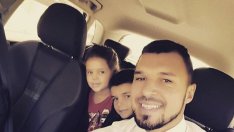 Валери Божинов учи децата си на добродетели