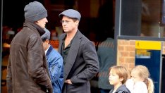 Брад Пит с измачкани дънки и три деца в Лондон