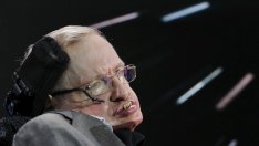 Почина прочутият астрофизик Стивън Хокинг